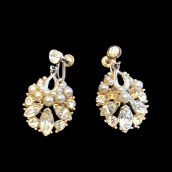 1940-1960s (Circa) STAR Signed Matching Jewelry Set - Necklace & Earrings. - Picture 5 of 14